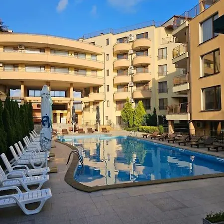 таунхаус с шикарной террасой Apartment *