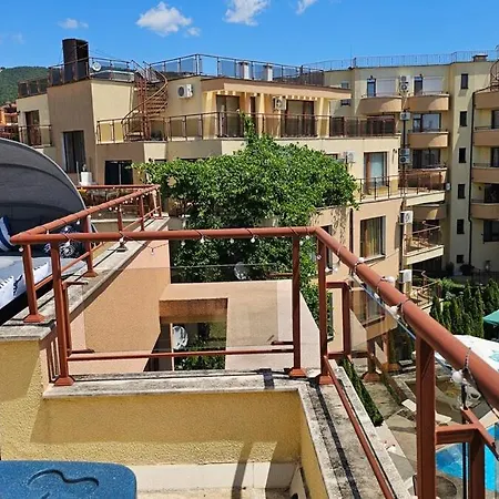 таунхаус с шикарной террасой Apartament *
